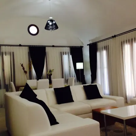 Villa Oezguer Villa *