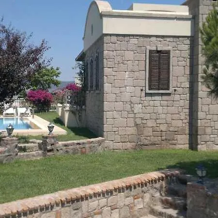 Villa Oezguer *